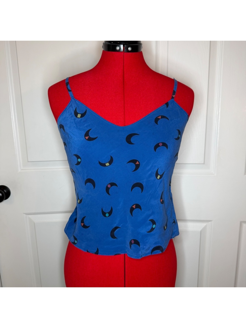Vtg Fenn Wright & Manson 100% Silk Blue Cami Crescent Geometric Tank Womens Sz 2